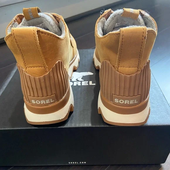 SOREL WOMENS KINETIC CARIBOU WATERPROOF BOOTS IN CAMEL BROWN/ GRAY -NIB - Picture 8 of 16